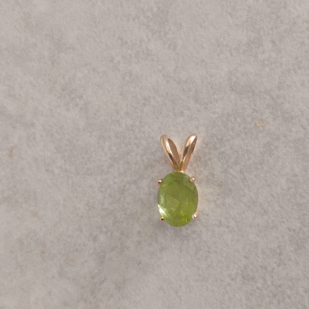 14 K Gold Peridot Pendant - Picture 3 of 9